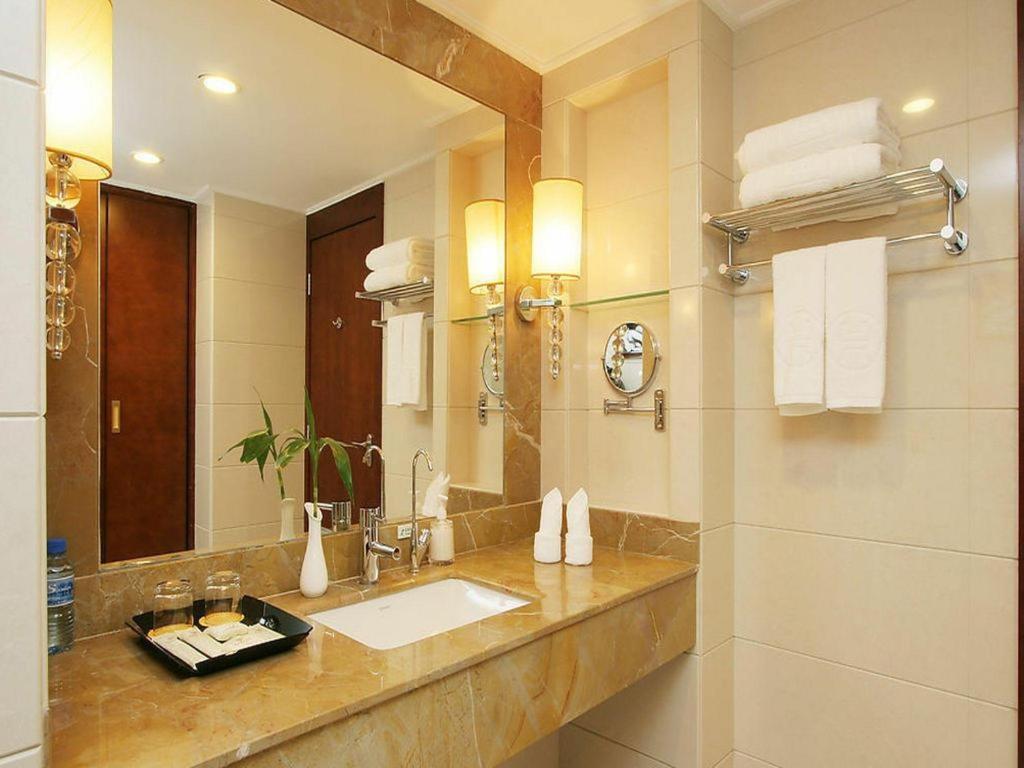 Beijing Hepingli Hotel Exterior photo